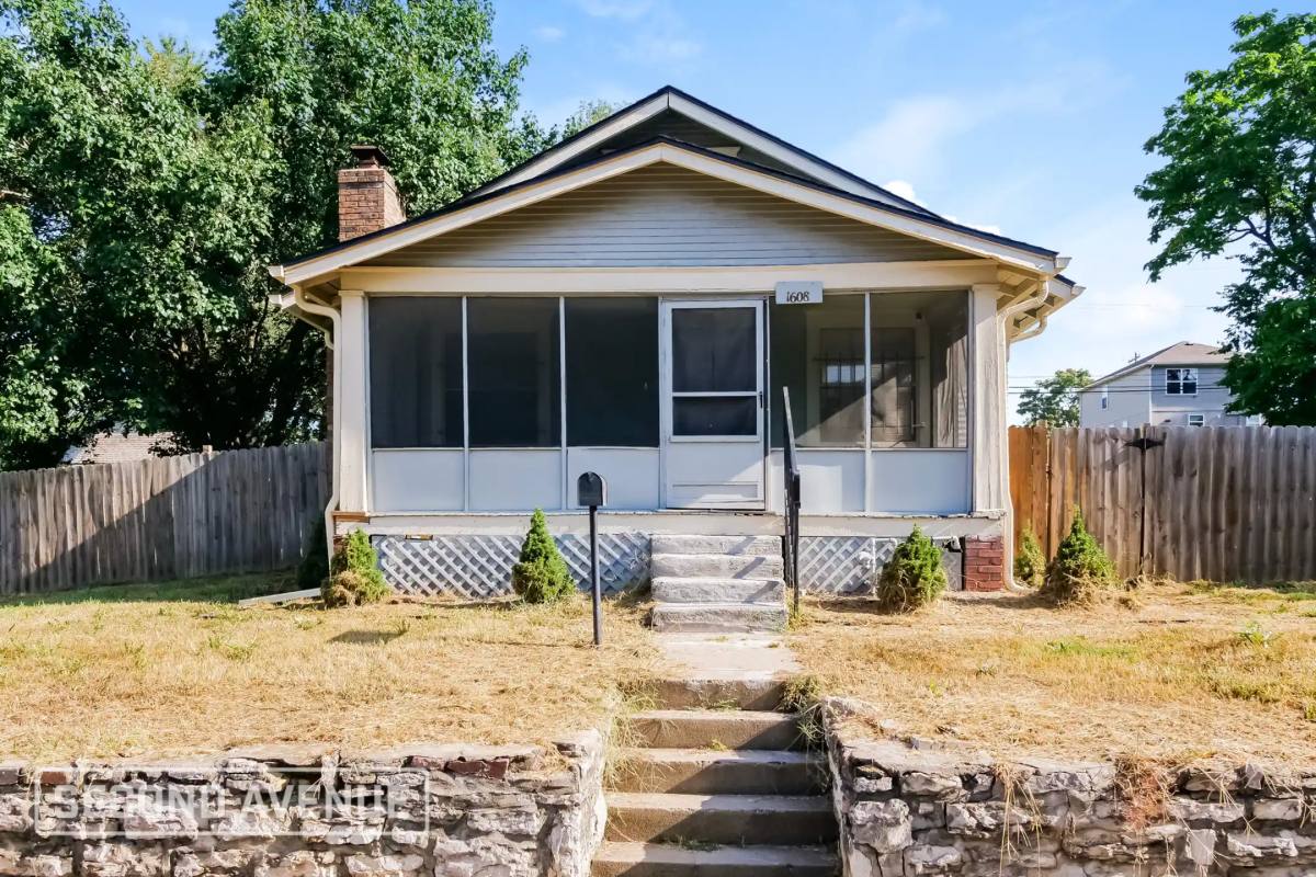 House for rent at 1608 Yecker Ave, Kansas City, KS 66104