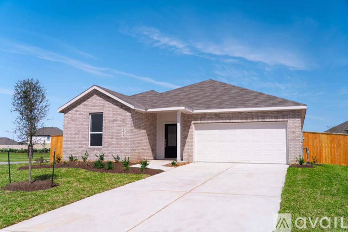 House for rent at 2023 Heather Ridge Way, Rosenberg, TX 77471