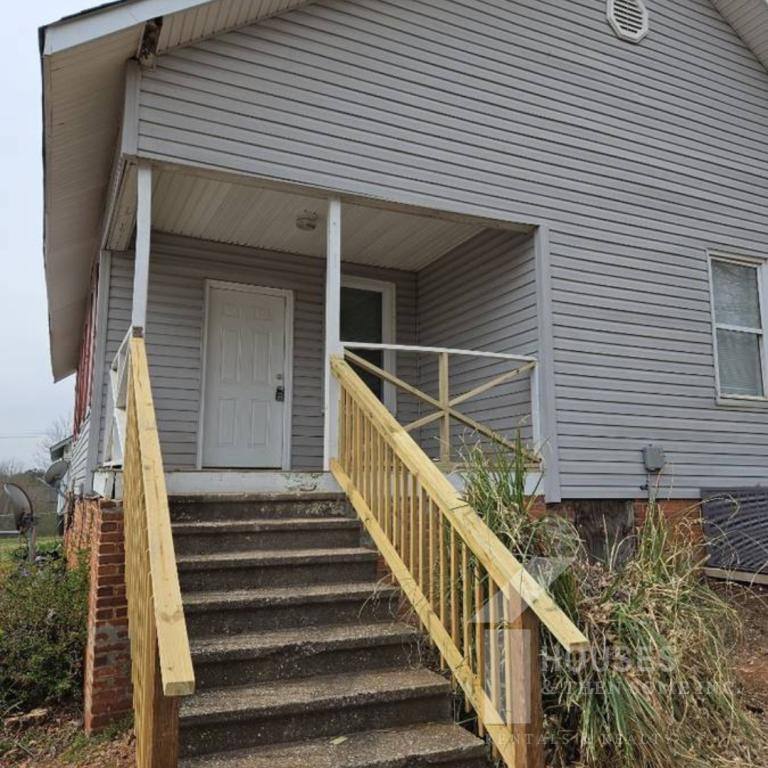 House for rent at 8131 5th St #B, Boiling Springs, SC 29316
