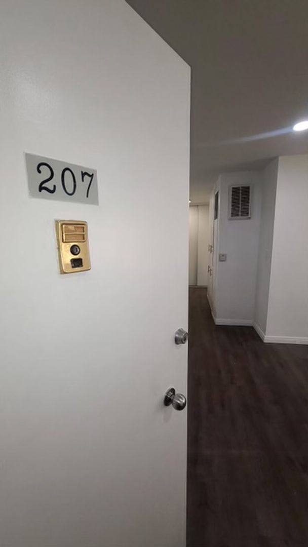 Apartment for rent at 1525 N Kenmore Ave, Los Angeles, CA 90027