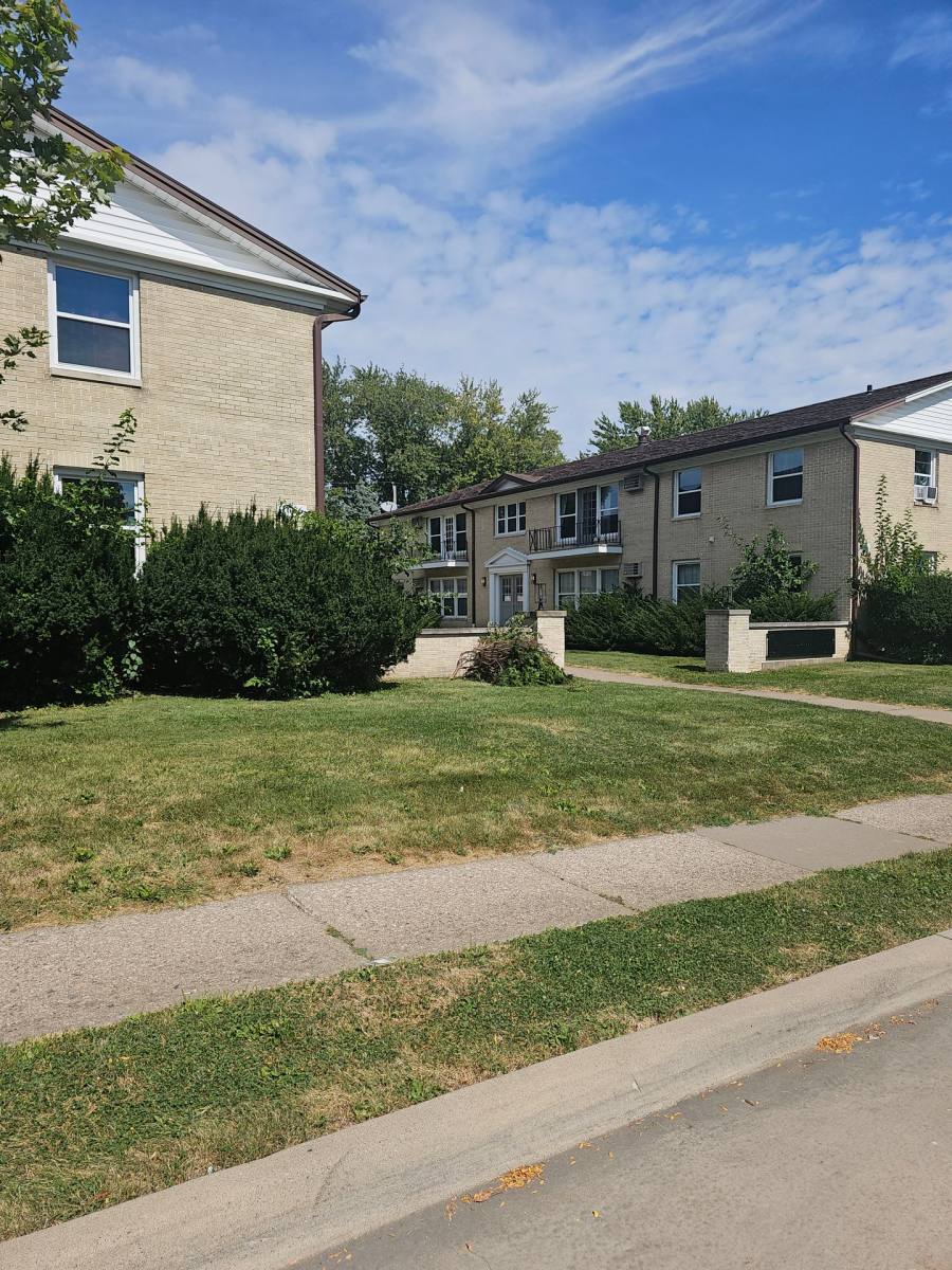 Apartment for rent at 1656-1666 W 42nd St, Davenport, IA 52806