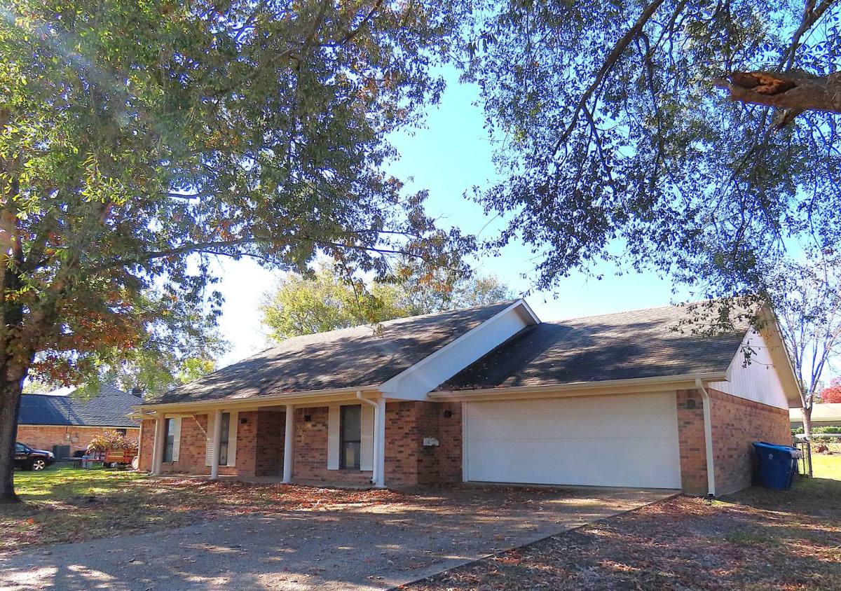 House for rent at 306 Green Lane Trail, Whitehouse, TX 75791