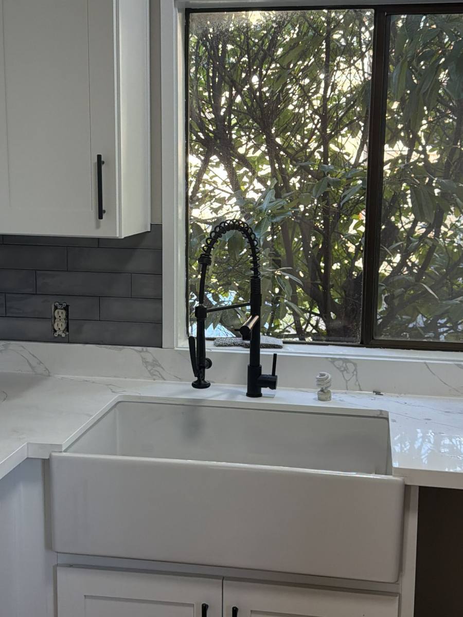 Townhouse for rent at Husky Townhomes, 700 NE 42nd St, Seattle, WA 98105