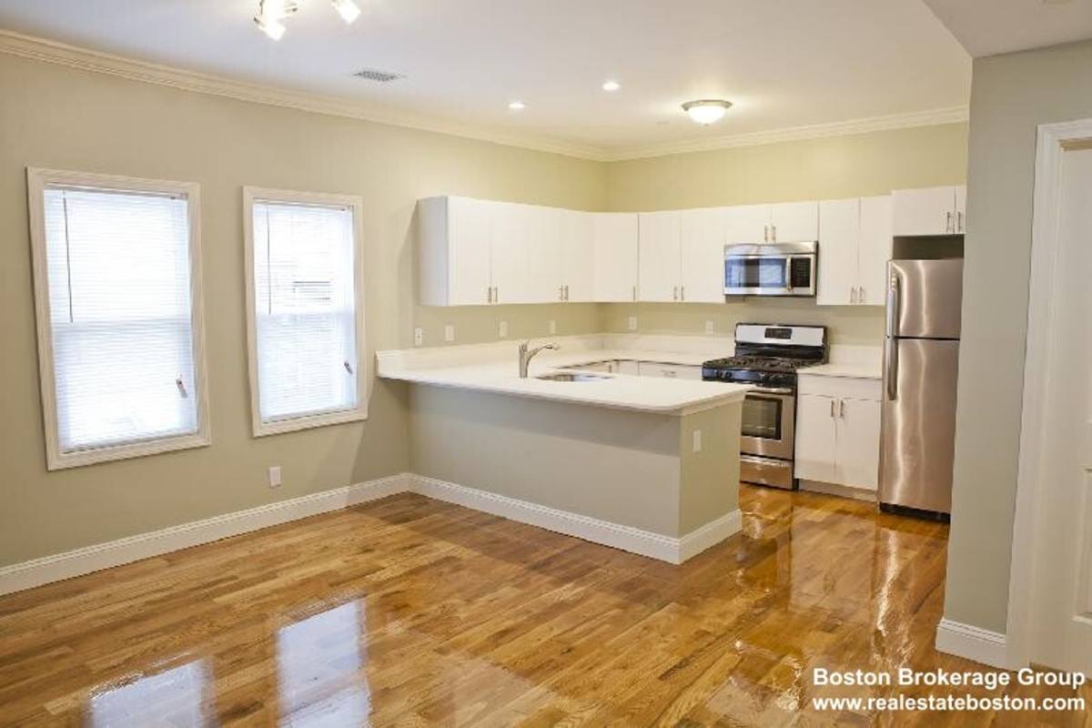 Apartment for rent at 17 Imrie Rd #1MR, Allston, MA 02134