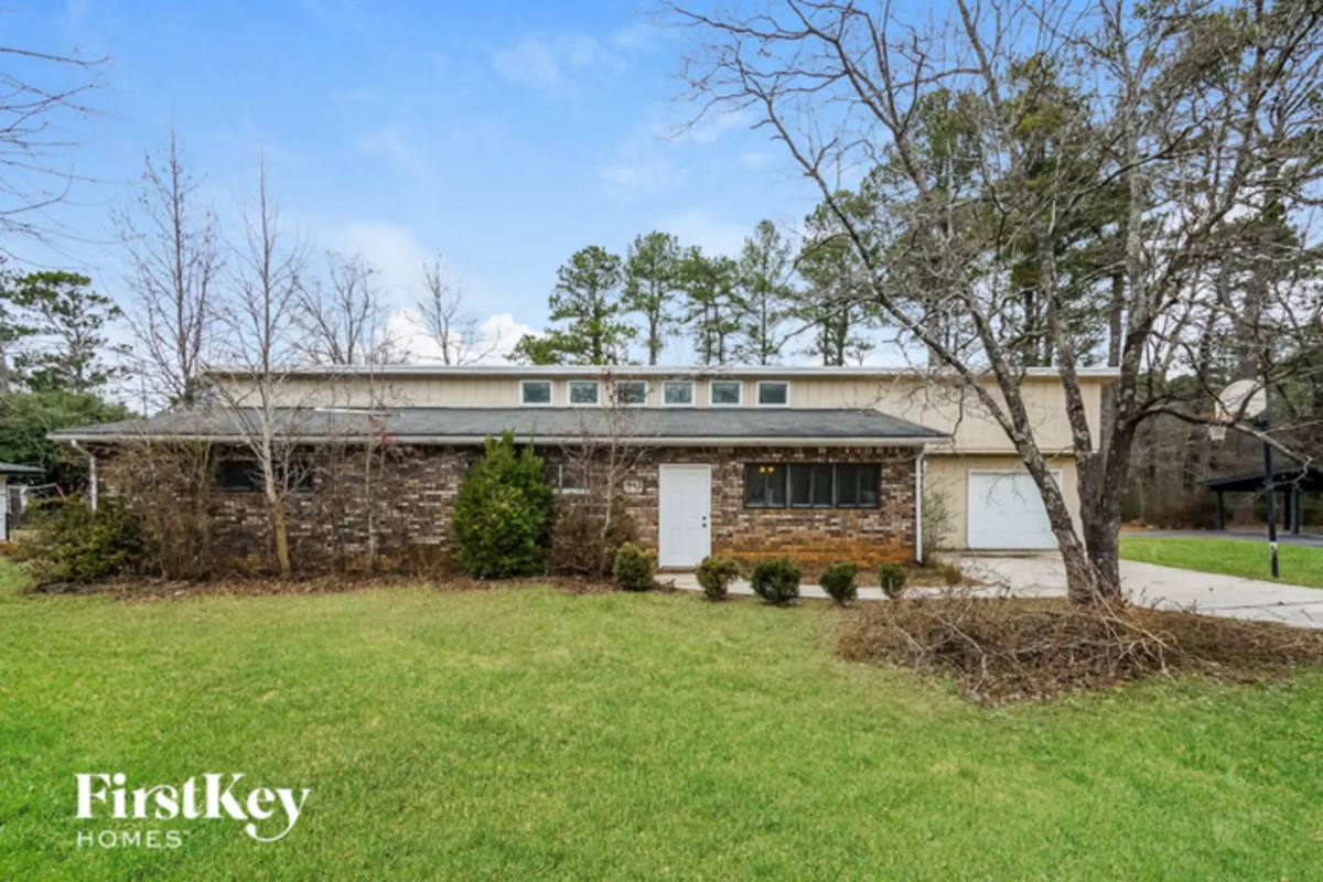 House for rent at 1963 Myrtle Dr, Marietta, GA 30066