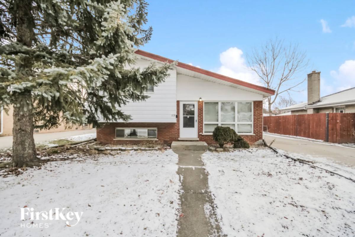 House for rent at 113 School St, Addison, IL 60101