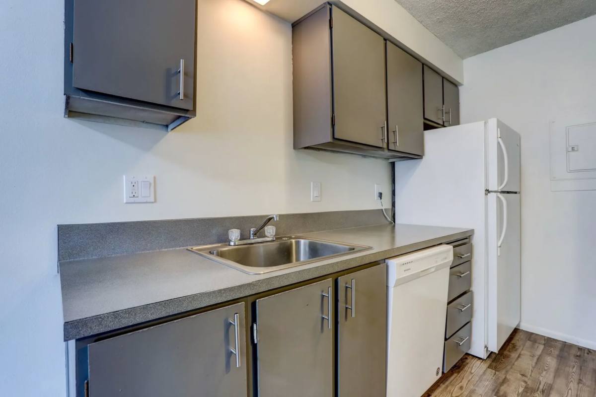 Apartment for rent at 3775 SW 108th Ave #13B, Beaverton, OR 97005