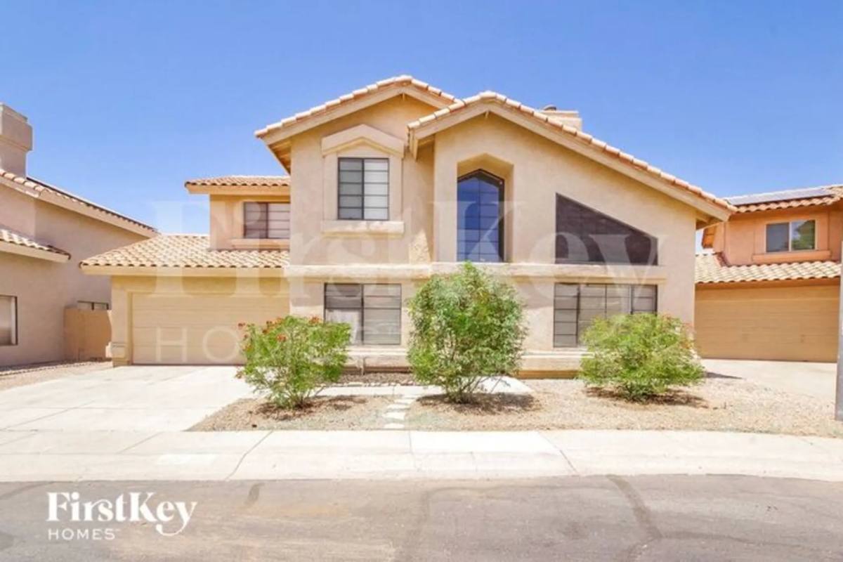 House for rent at 18442 N 44th Place, Phoenix, AZ 85032