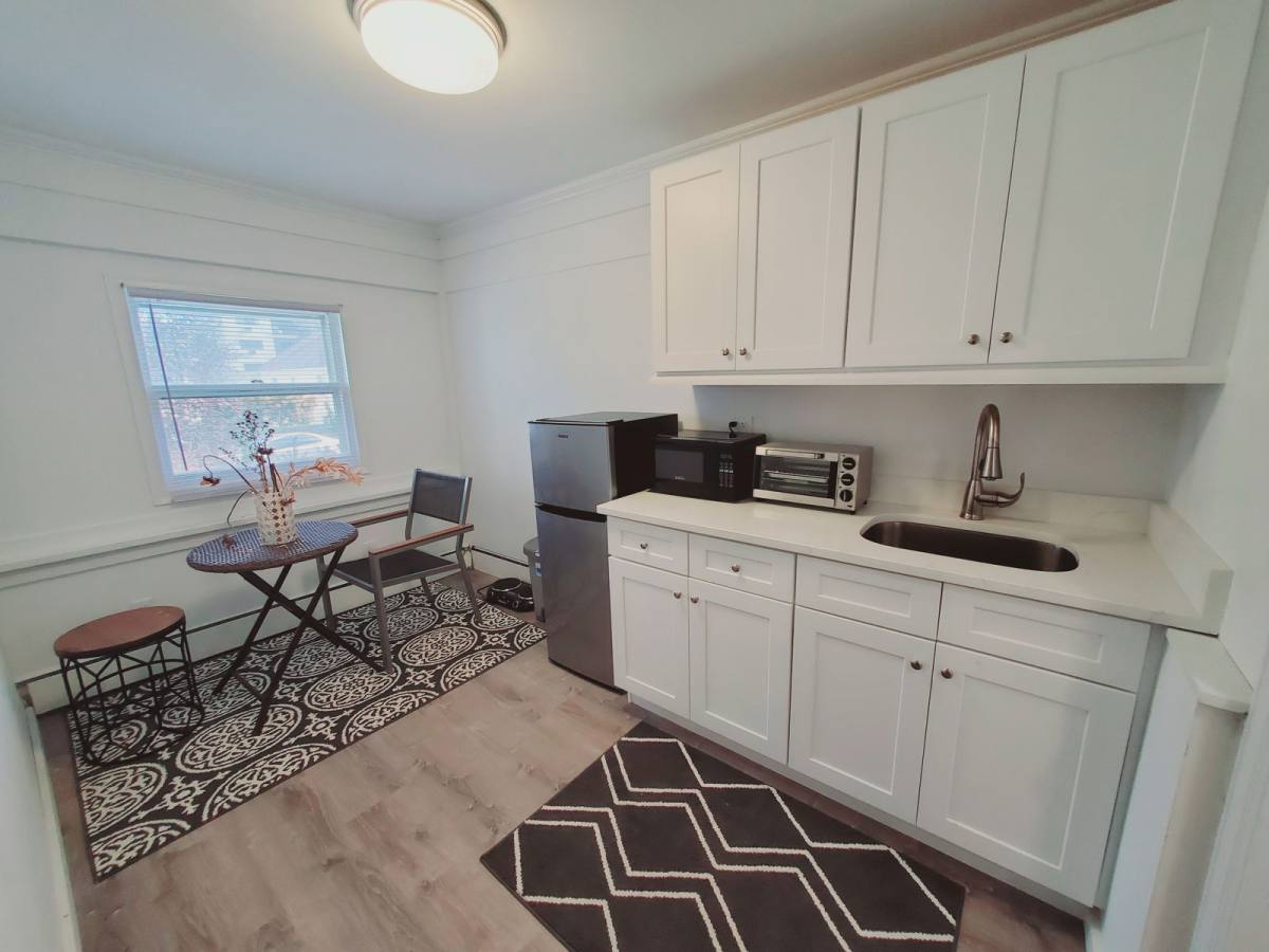 Apartment for rent at 246 Knickerbocker Ave #2, Stamford, CT 06907