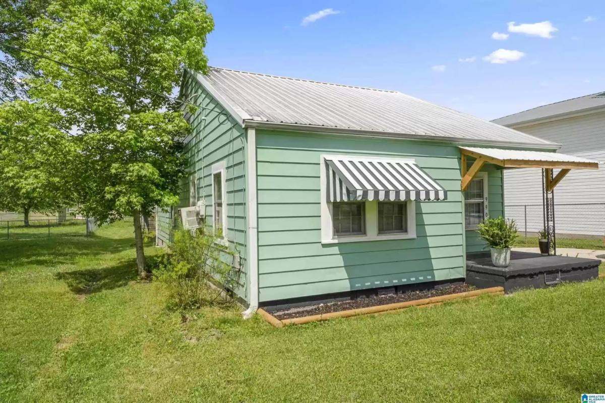 House for rent at 990 Springville Blvd, Oneonta, AL 35121