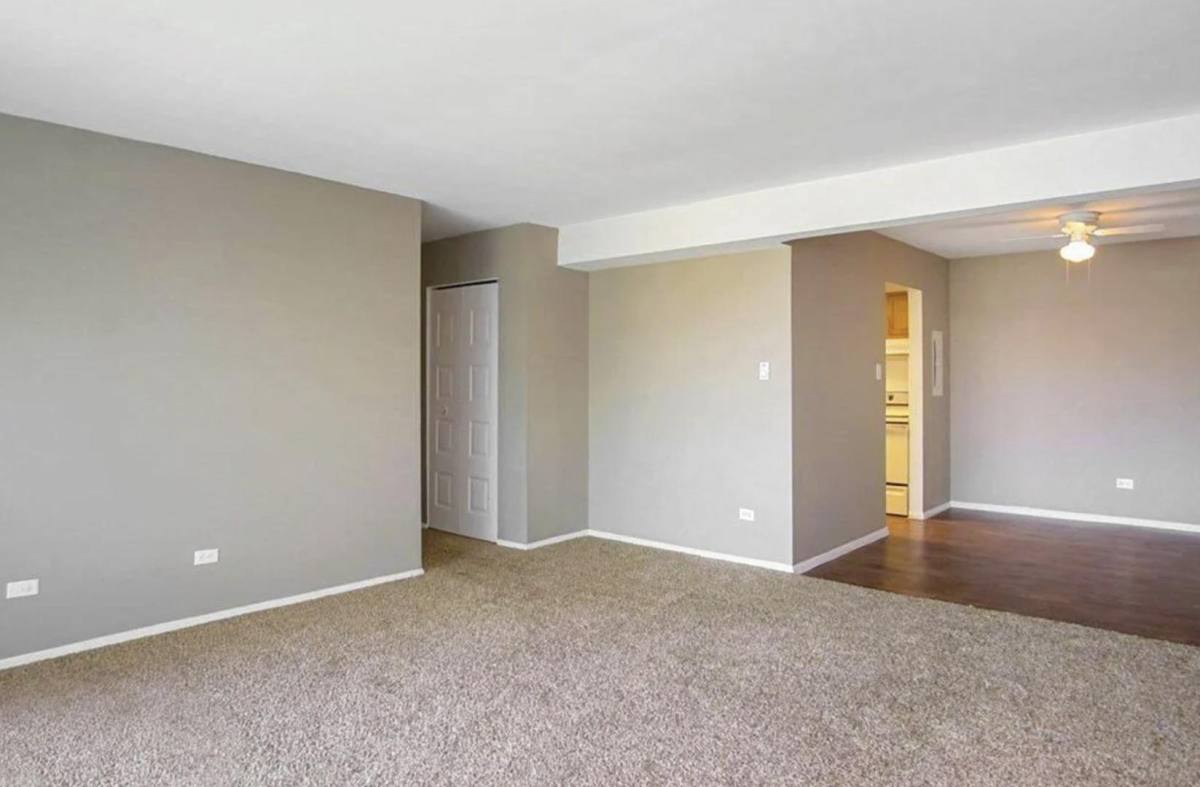 Apartment for rent at Riverwood Apartment Homes, 3649 173rd Court, Lansing, IL 60438