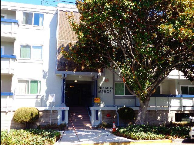 Apartment for rent at Onstad's Manor, 1812 Washington Ave, San Leandro, CA 94577