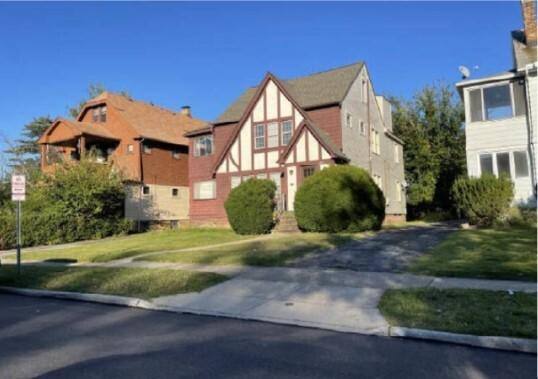 House for rent at 1487 Sherbrook Rd #1, Cleveland, OH 44121