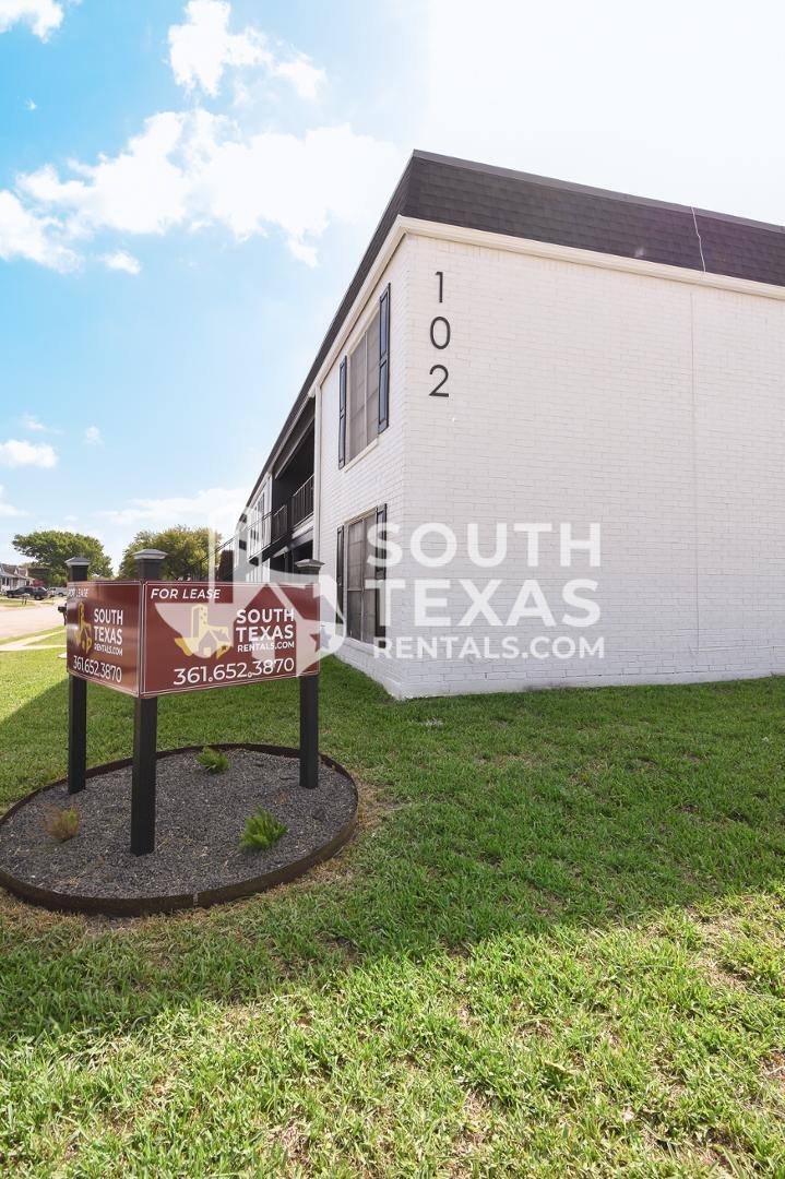 Apartment for rent at 102 Palmwood Dr, Victoria, TX 77901