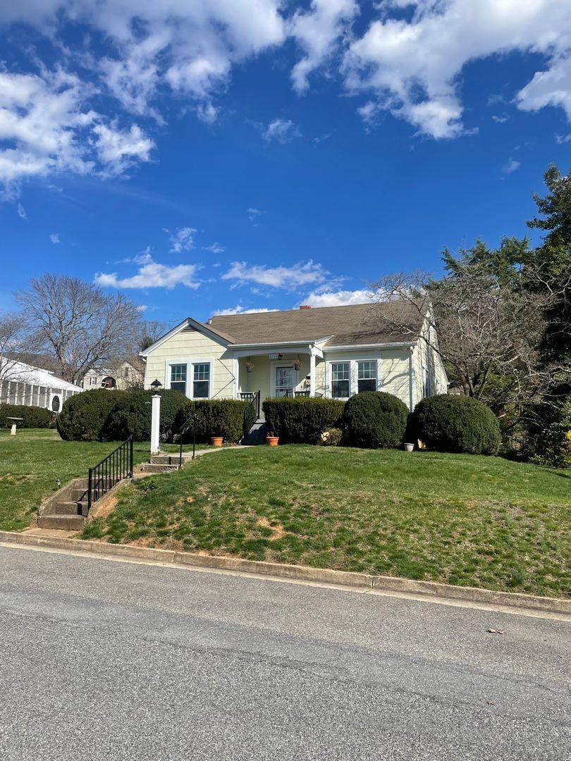 House for rent at 2346 Oak Ave, Buena Vista, VA 24416