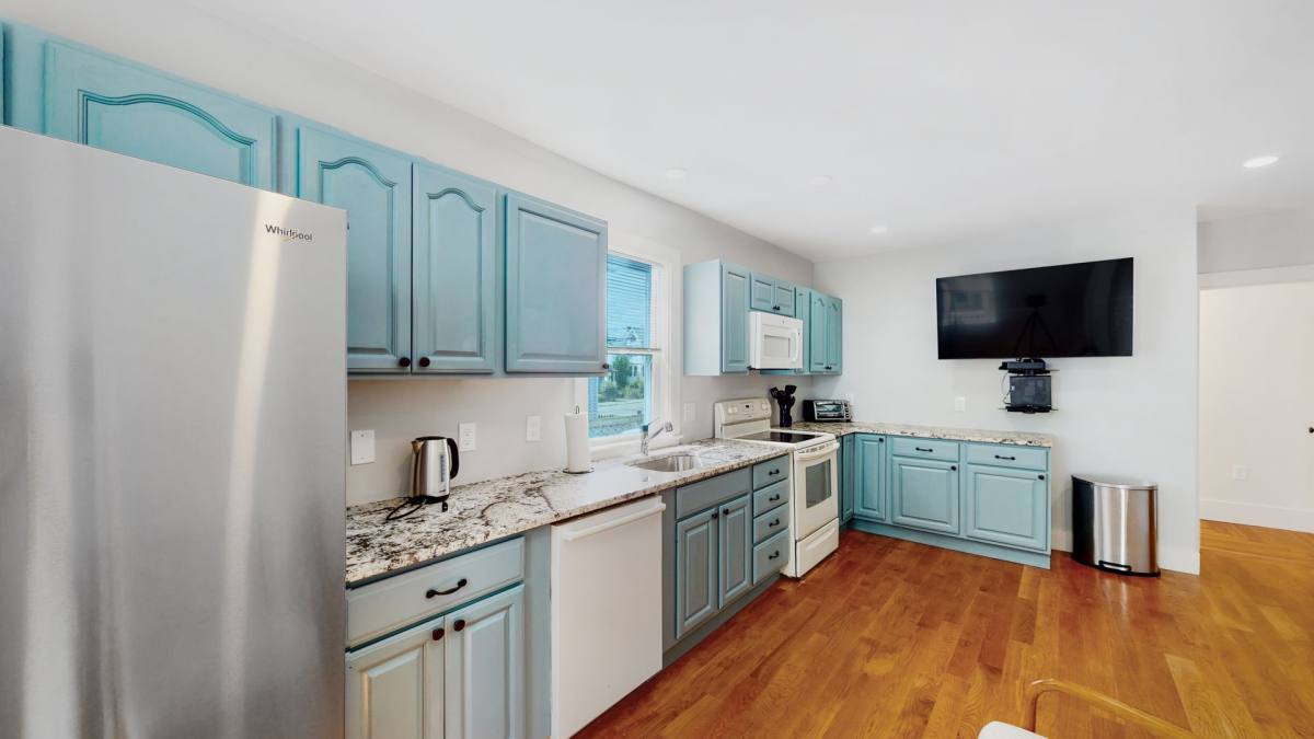 Apartment for rent at 5 Chester Ave, Waltham, MA 02453