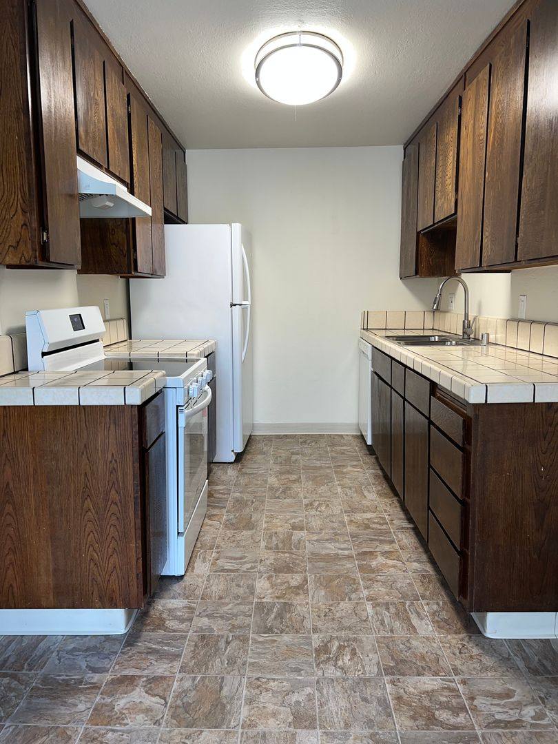 Apartment for rent at 577-581 Giuffrida Ave, San Jose, CA 95123