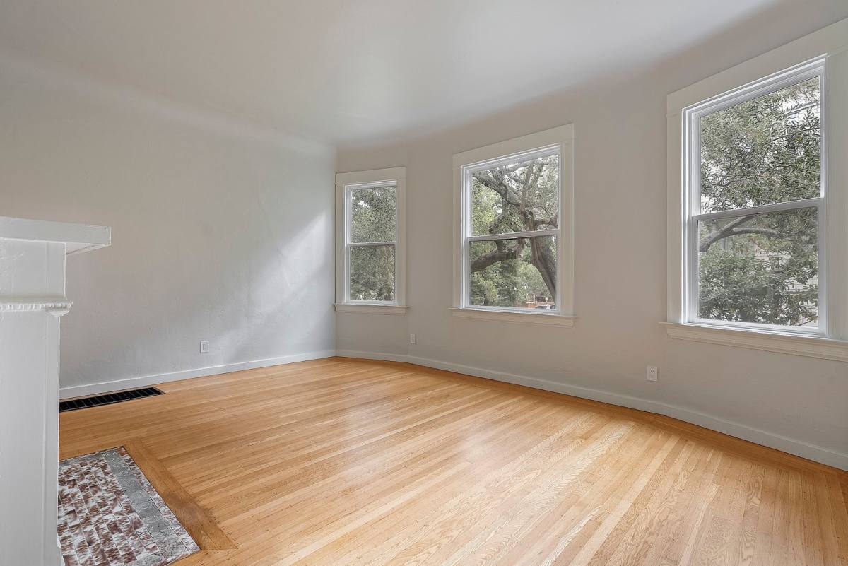 Apartment for rent at 1039 Bella Vista Ave, Oakland, CA 94610