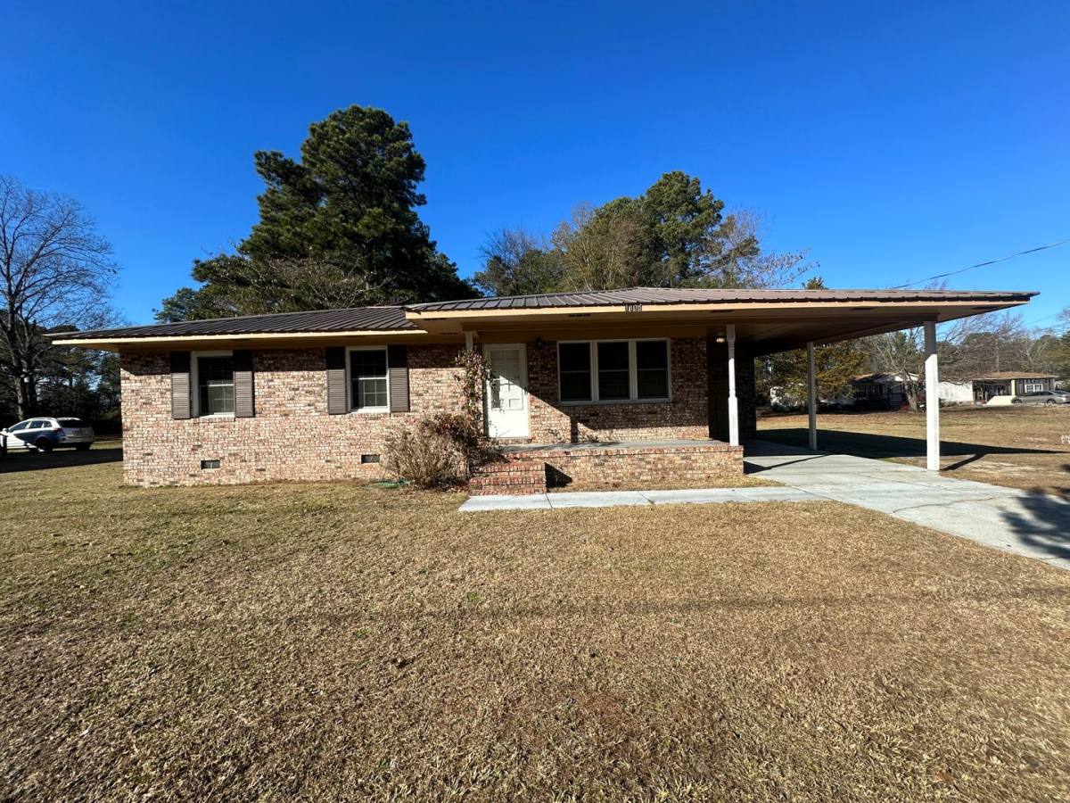 House for rent at 1175 Sand Hill Rd, Hope Mills, NC 28348