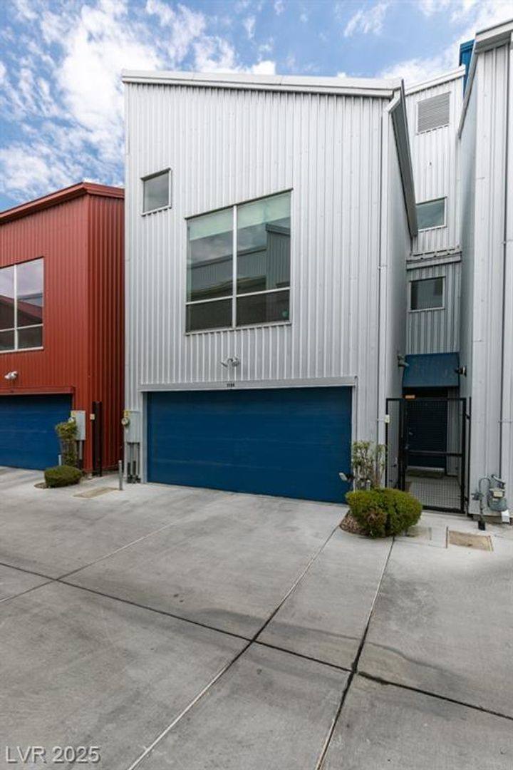 Townhouse for rent at 1194 E Carson Ave, Las Vegas, NV 89101