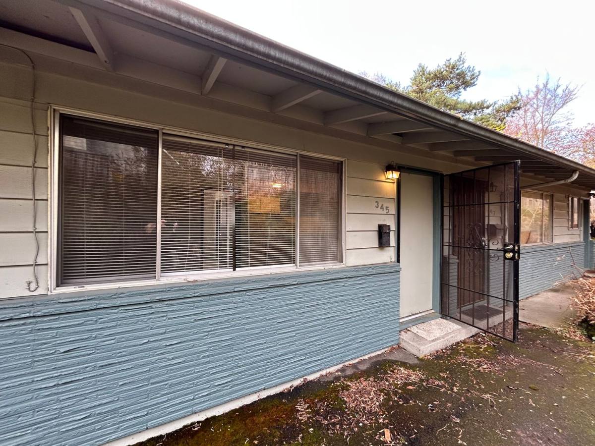 Apartment for rent at 341-347 SE 30th Place, Portland, OR 97214