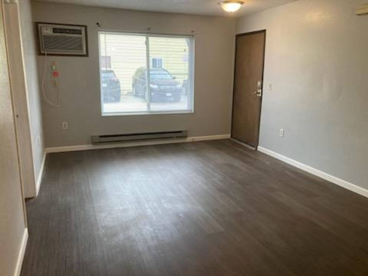 Apartment for rent at 821 5th Ave So, La Crosse, WI 54601