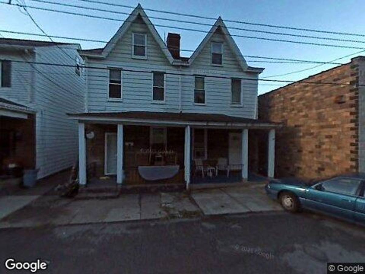 House for rent at 1831 S Canal St, Pittsburgh, PA 15215