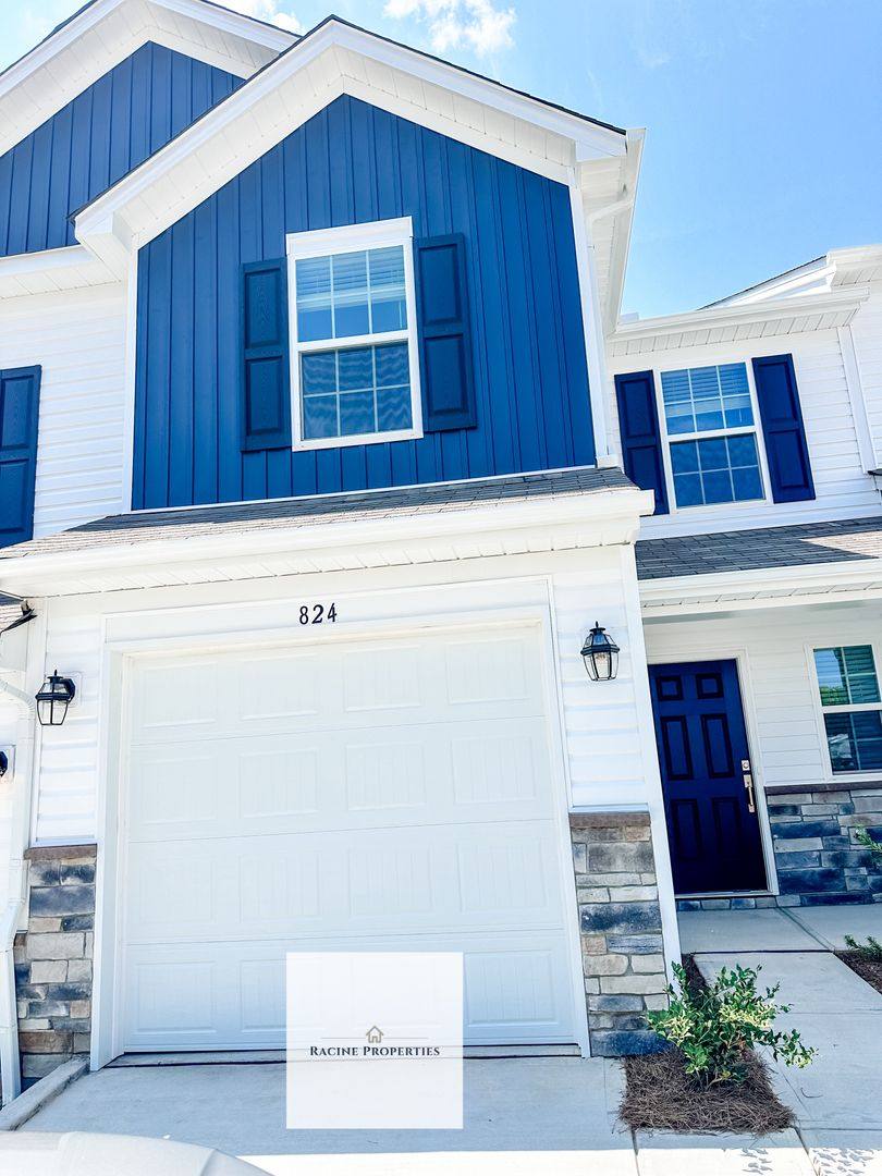 Townhouse for rent at 824 Harper St, Reidville, SC 29375