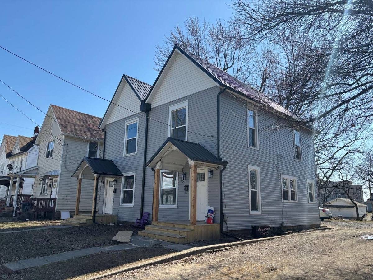 Apartment for rent at 905-907 W Wayne St, Lima, OH 45805