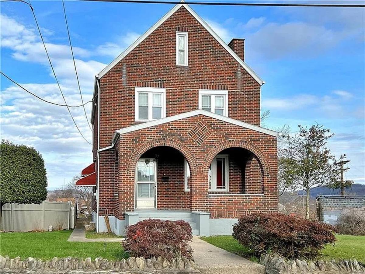 House for rent at 413 Rose Ave, Clairton, PA 15025