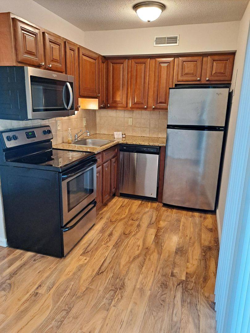 Apartment for rent at 11515 Gravois Rd, Saint Louis, MO 63126