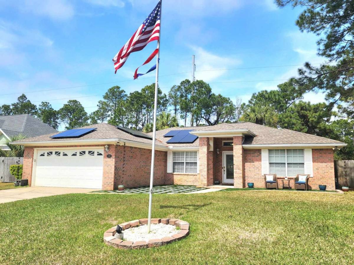 House for rent at 1399 Calcutta Dr, Gulf Breeze, FL 32563