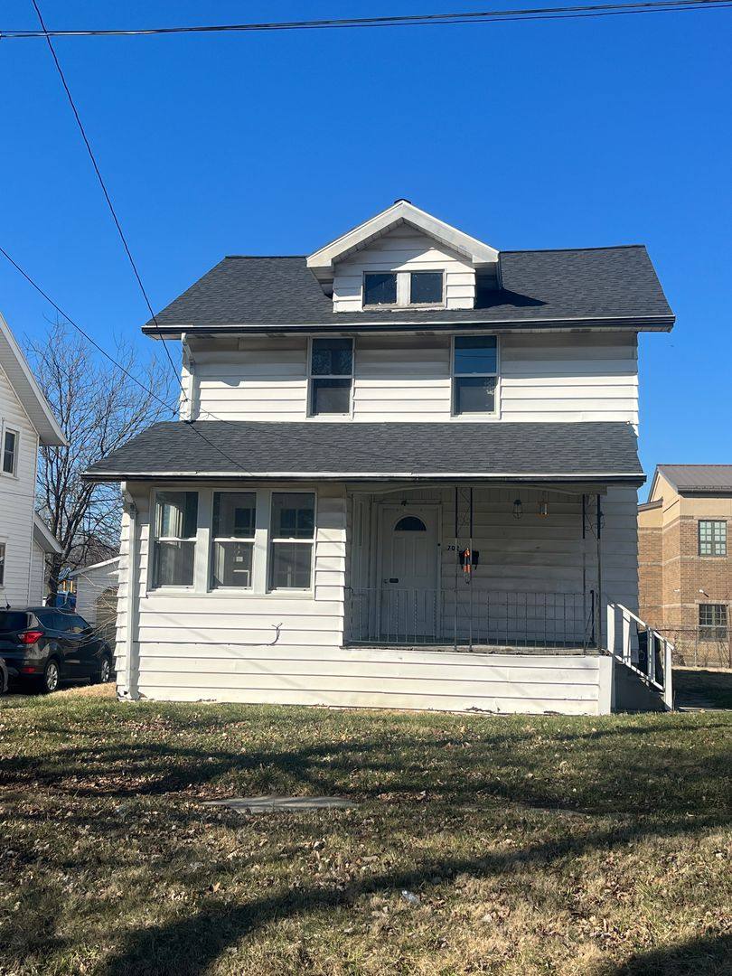 House for rent at 702 W Murphy St, Lima, OH 45801