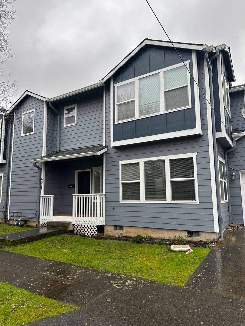 Condo for rent at 6017 N Syracuse St, Portland, OR 97203
