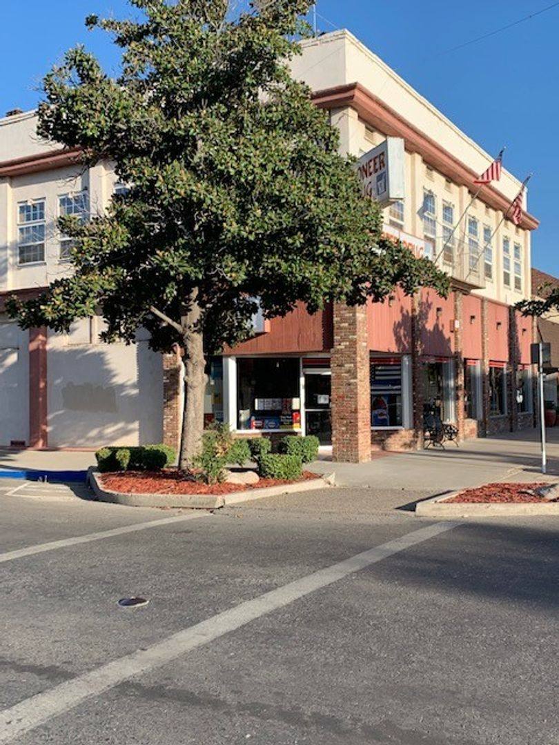 Apartment for rent at 397 5th St, Gustine, CA 95322