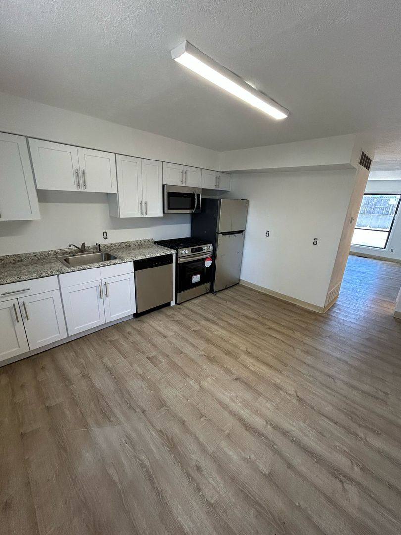 Apartment for rent at 1903 Peach St, Bloomington, IL 61704