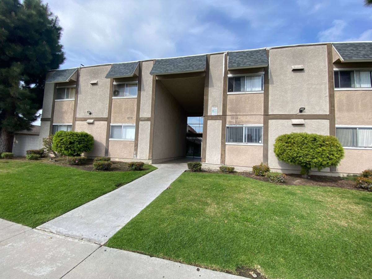 Apartment for rent at 20819 Elaine Ave, Lakewood, CA 90715