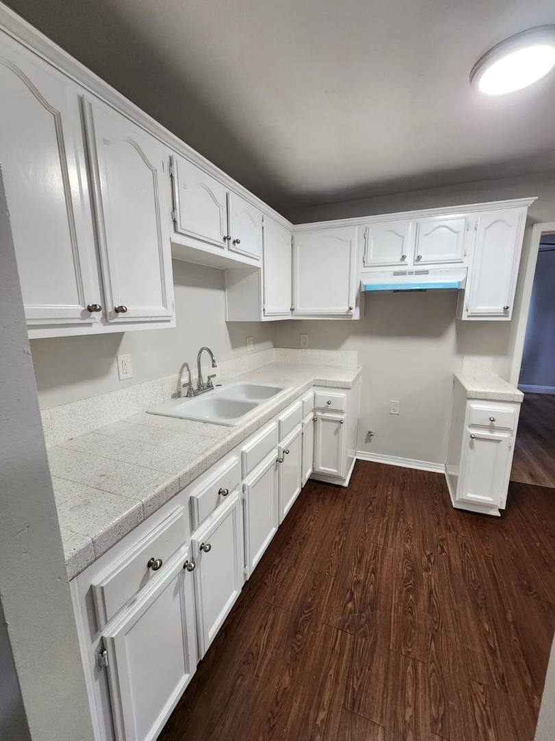 Apartment for rent at 244-246 E Colden Ave, Los Angeles, CA 90003