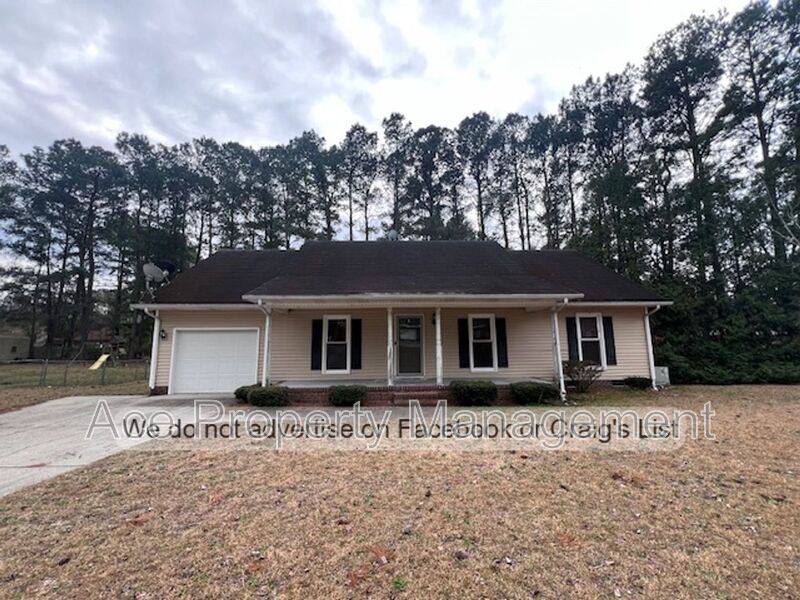 House for rent at 204 Cobblestone Court, Raeford, NC 28376