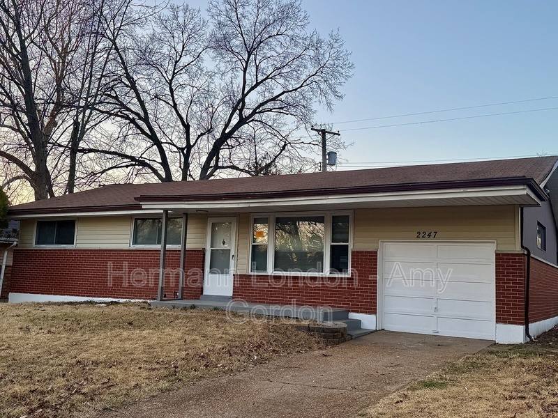 House for rent at 2247 Lovett Dr, Saint Louis, MO 63136