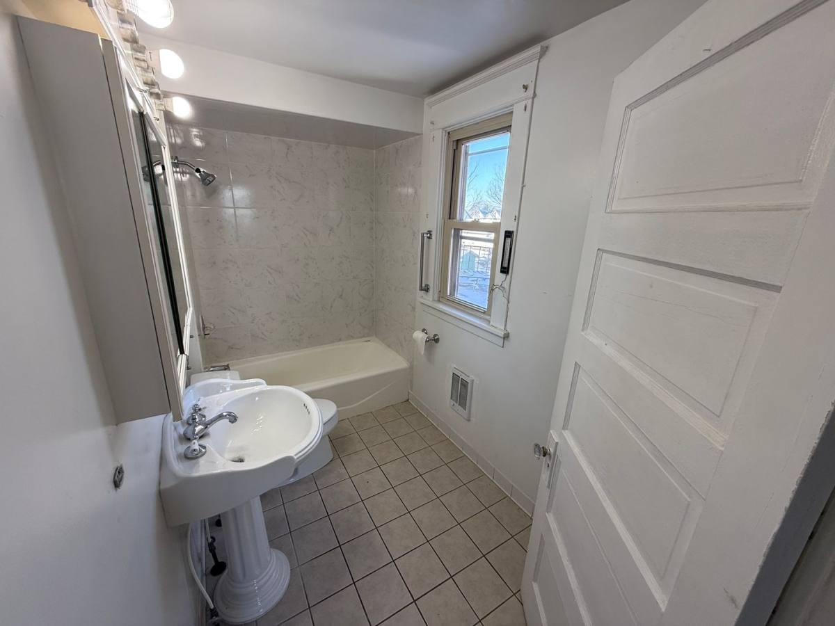 Apartment for rent at 1917 - 1919 Ave, Schenectady, NY 12308