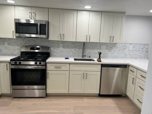 Apartment for rent at 90 Athol Ave #1B, Oakland, CA 94606