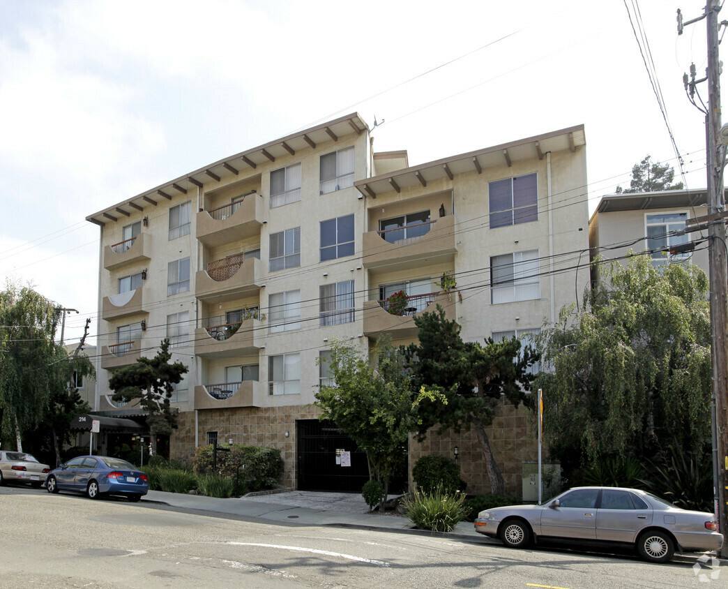 Apartment for rent at 314 Perkins St #102, Oakland, CA 94610