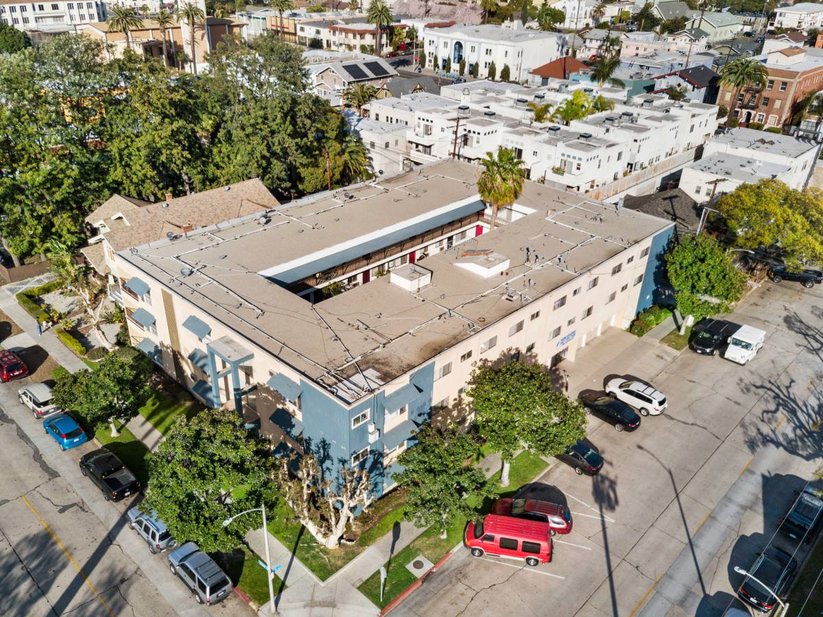 Apartment for rent at 800 Linden Ave, Long Beach, CA 90813