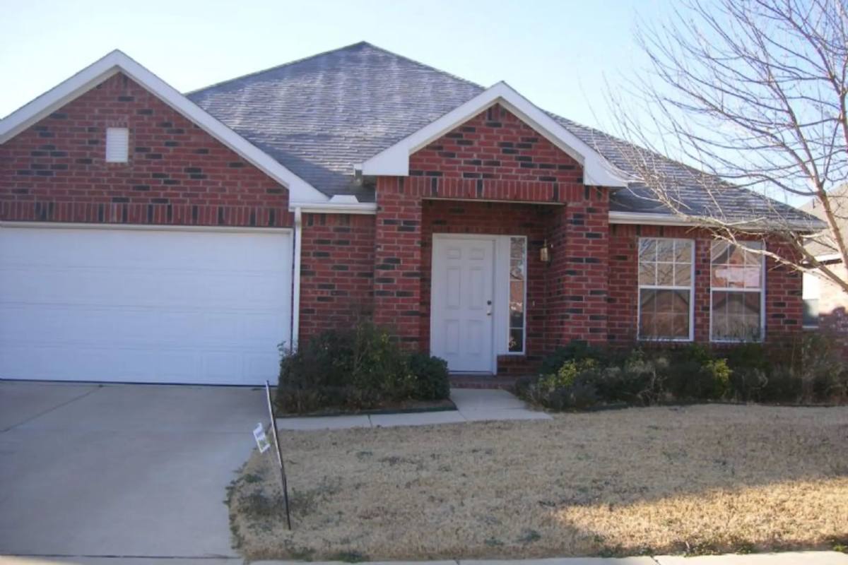 House for rent at 1960 Stonehill Dr, Justin, TX 76247