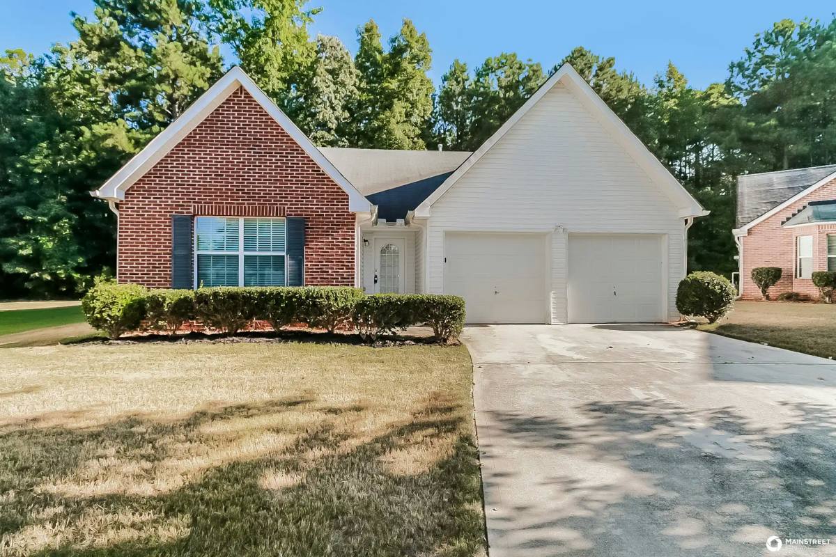 House for rent at 74 Lake Crossing Court, Fayetteville, GA 30215