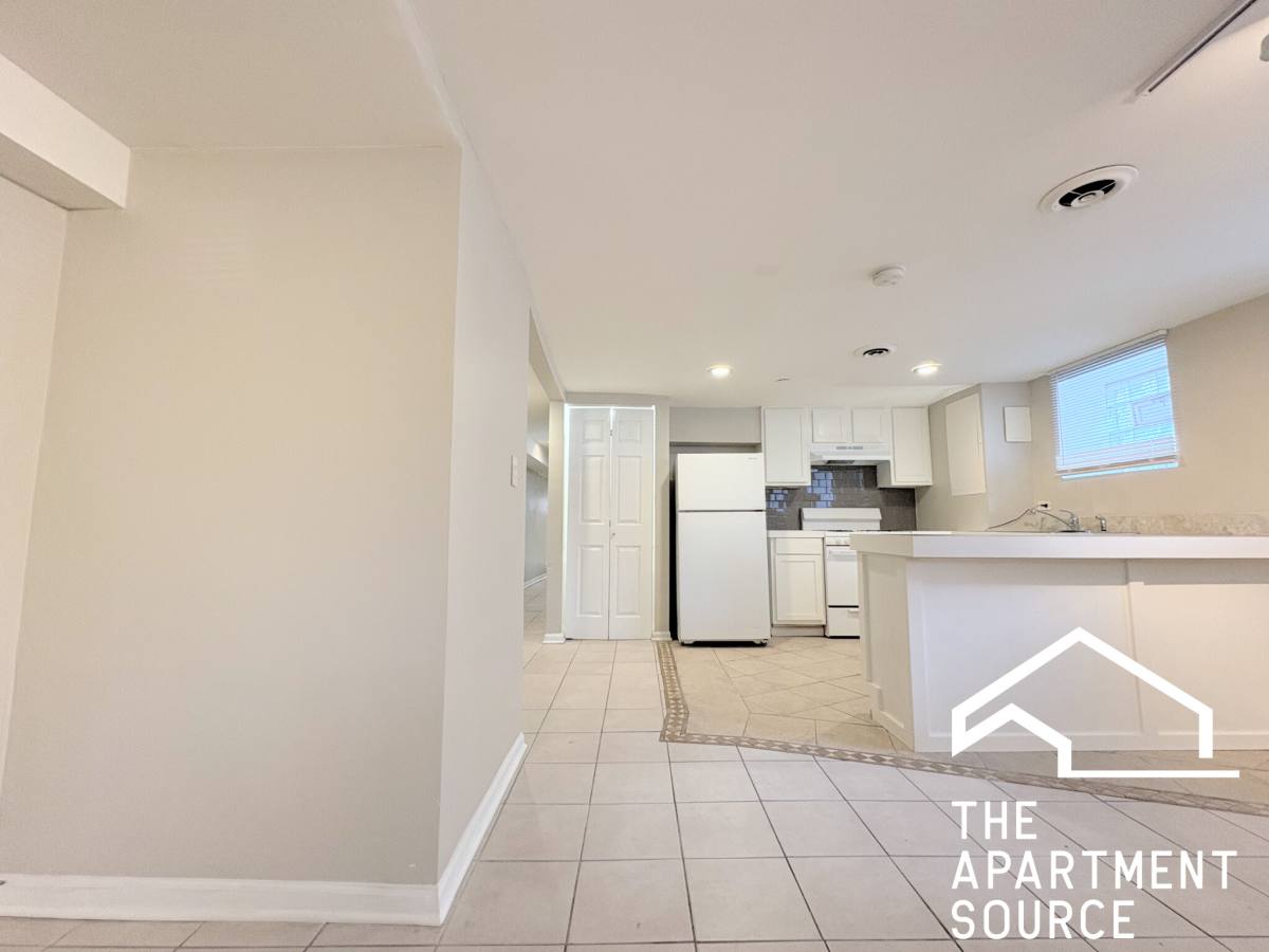 Apartment for rent at 125 S Leavitt #B, Chicago, IL 60612