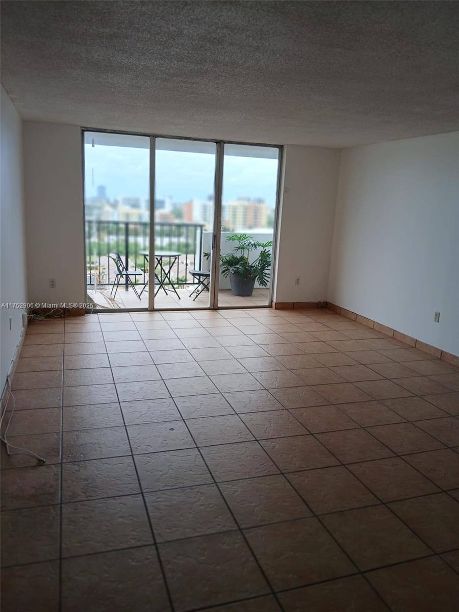 Apartment for rent at 2780 NE 183rd St #1411, North Miami Beach, FL 33160