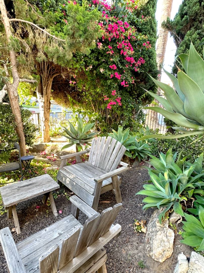 Apartment for rent at 11841 Avon Way #11, Los Angeles, CA 90066