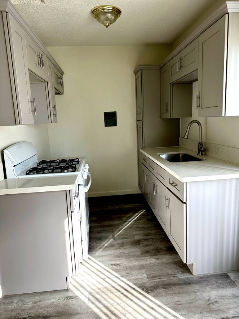 Apartment for rent at 11841 Avon Way #11, Los Angeles, CA 90066